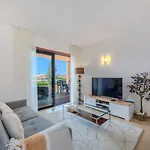 Casa Trilhos Do Sol, Your Retreat Near The Sea דירה