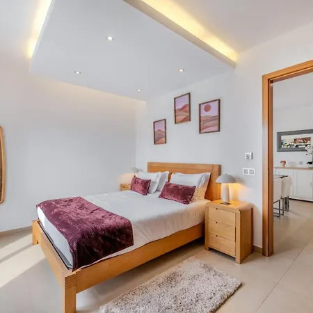 Casa Trilhos Do Sol, Your Retreat Near The Sea