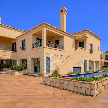Casa Trilhos Do Sol, Your Retreat Near The Sea